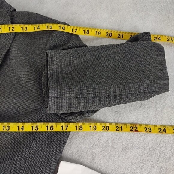 Tahari Arthur S. Levine Gray Stitch Design 2 Button Blazer, Jacket Size 6 - Picture 8 of 10